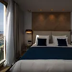 Luxury Elation Near Old Town With 2 Pools