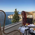 Luxury Elation Near Old Town With 2 Pools Villa