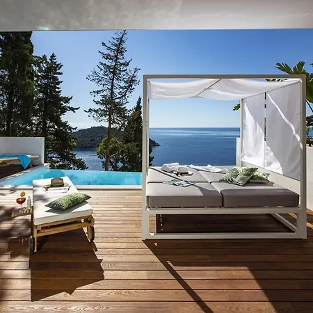 Luxury Elation Near Old Town With 2 Pools Villa