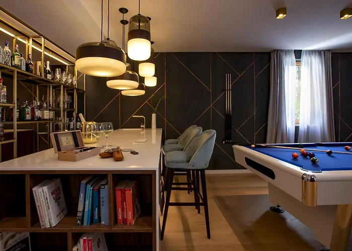 Luxury Elation Near Old Town With 2 Pools 别墅