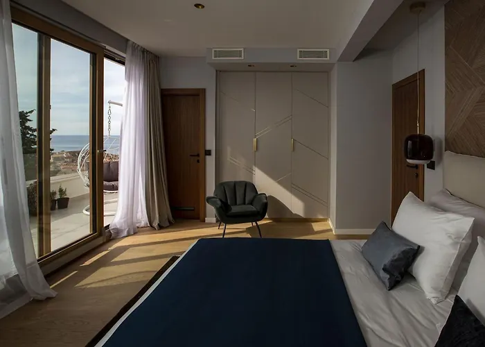 Luxury Elation Near Old Town With 2 Pools 빌라