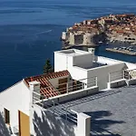 Luxury Elation Near Old Town With 2 Pools ドゥブロブニク