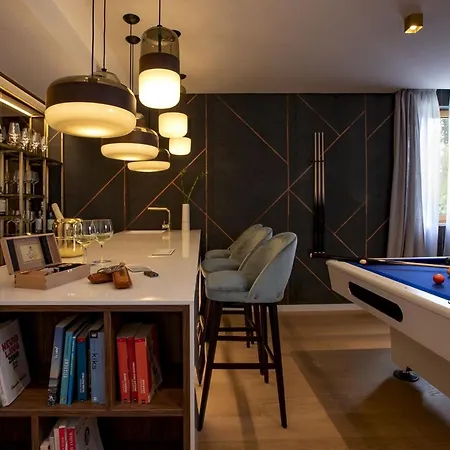 Luxury Elation Near Old Town With 2 Pools Villa